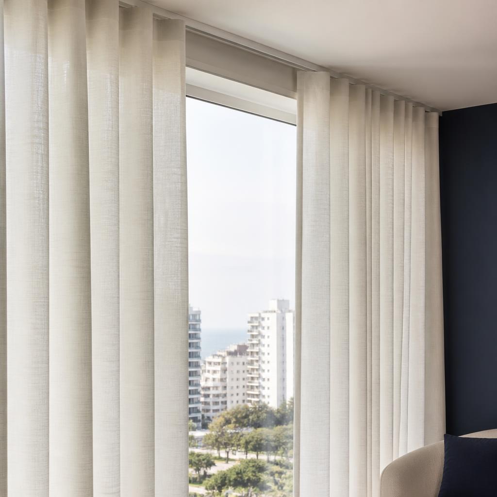 Cortinas de tela en una ventana